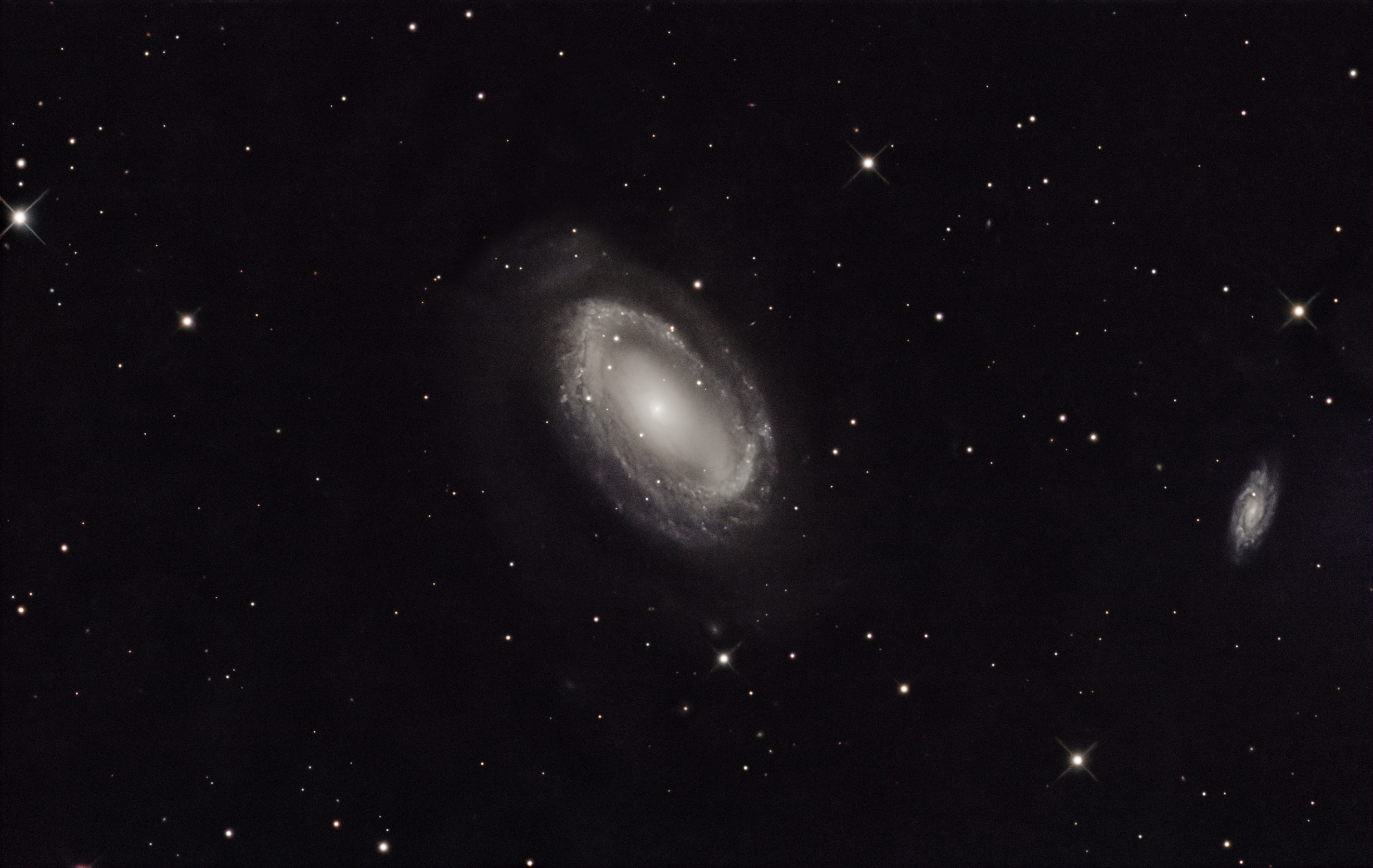 NGC4725